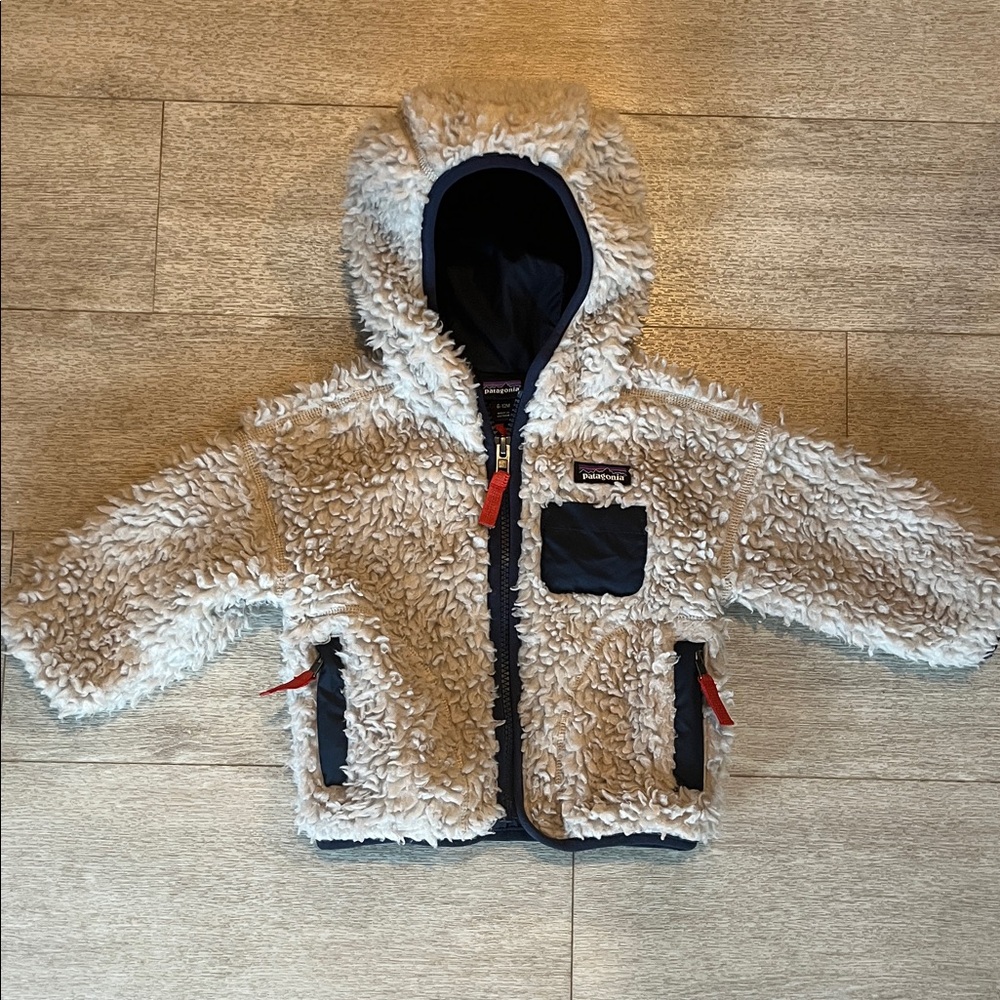 Patagonia Cream Sherpa Fleece Jacket with Red Zipper
